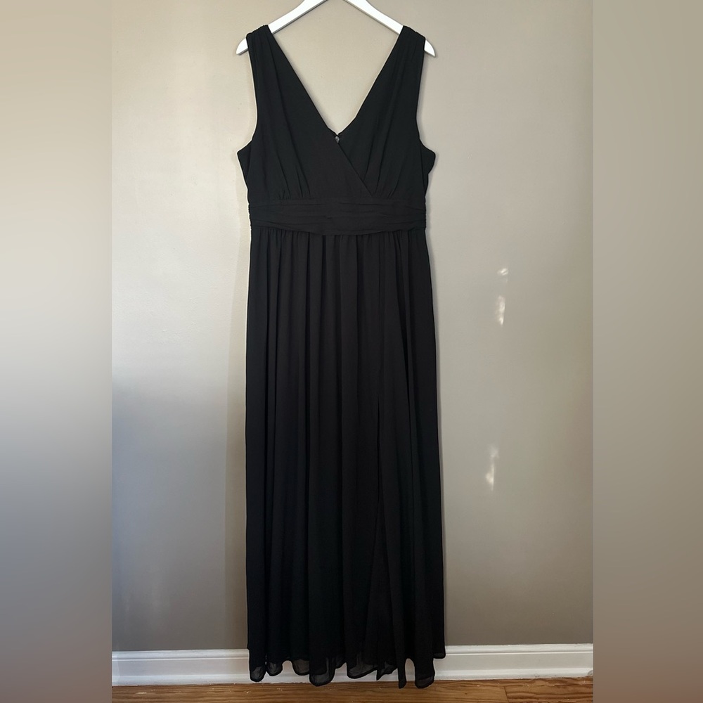 Lulu's Classic Black Maxi Dress